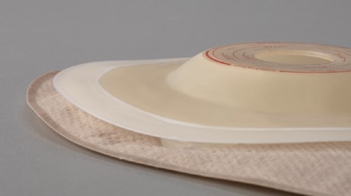 uma placa com um design sobre ele